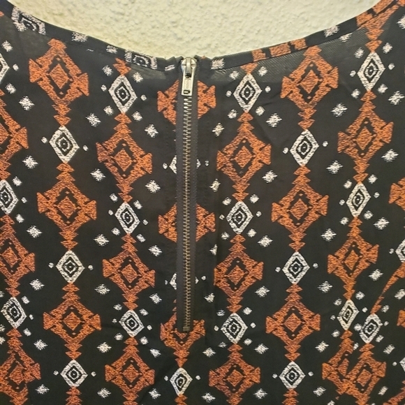 Torrid Size 1 Aztec Print Challis Flowy Top - Picture 5 of 11